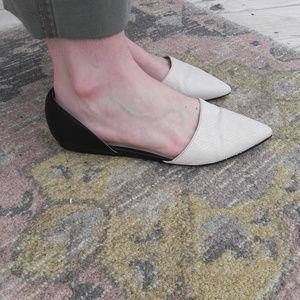 Simply Vera Wang Flats